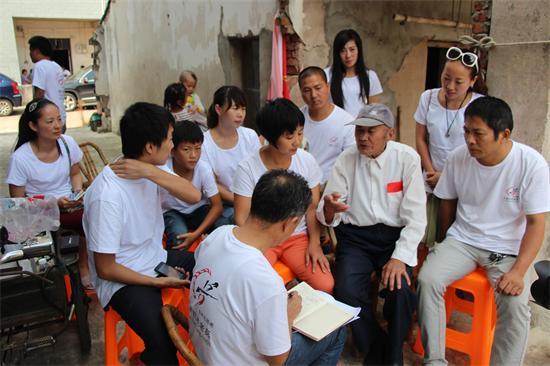 台州抗战老兵志愿者赴宁海听老兵讲故事度国