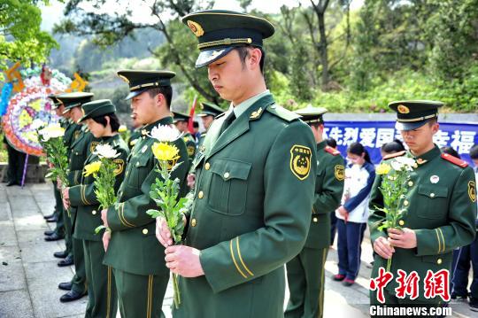 福建海警缅怀福州戍守台湾将士