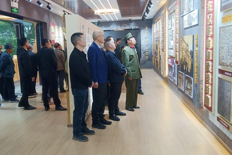 筠连县人员参观烈士纪念馆。宜宾市退役军人事务局供图