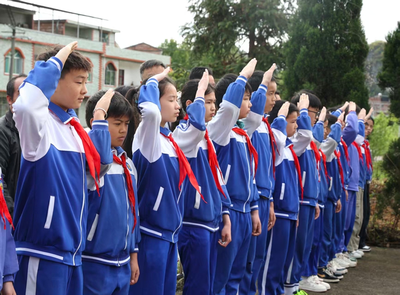 贵州独山泗亭村几代人的75年坚守。