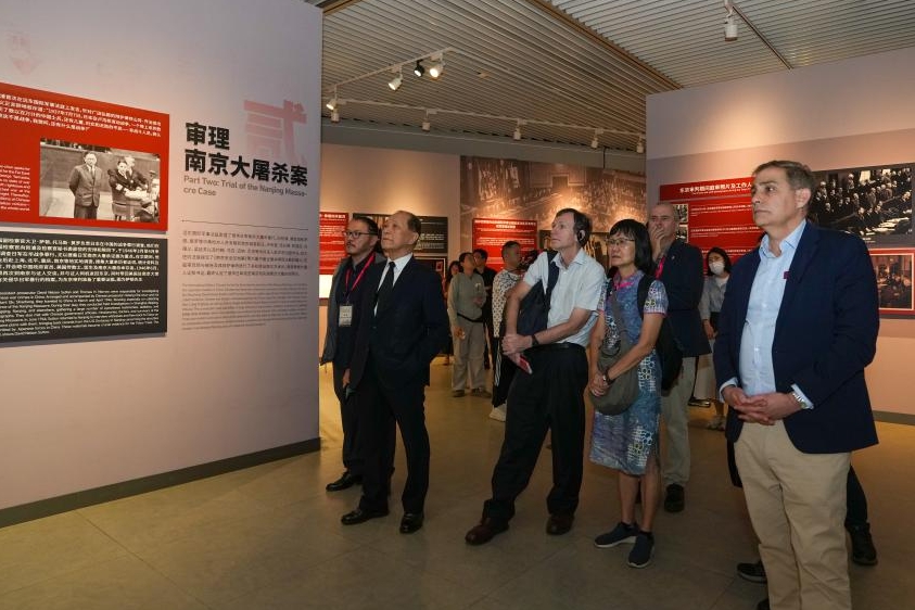 Scholars visit Memorial Hall of Victims in Nanjing Massacre by Japanese Invaders