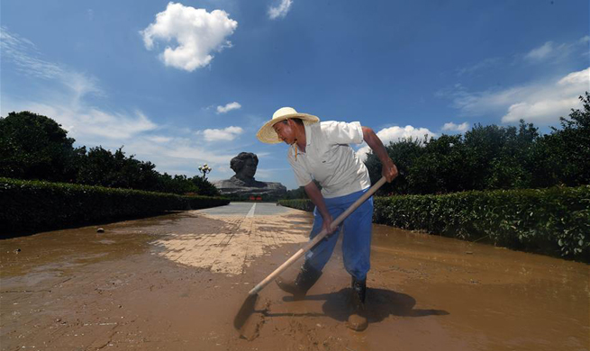 Water level of Juzizhou Islet in Changsha starts receding