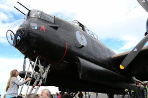 Un bombardier Lancaster de la seconde guerre mondiale issu du Canada exposé à Reykjavik