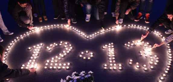 중국 난징, 촛불로 난징대학살 희생자 동포 추모
