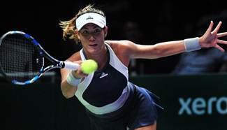 WTA finals: Muguruza beats Safarova 2-0