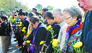 180位烈士亲属昨在雨花台祭奠英灵：深切的思念 永远的激励