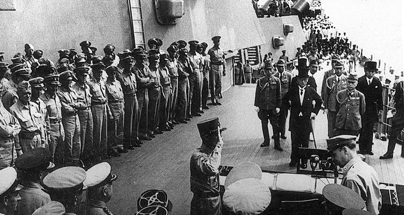 1945年9月2日，日本投降仪式在“密苏里”号上举行
