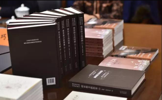 一批反映南京大屠杀历史的新书首发